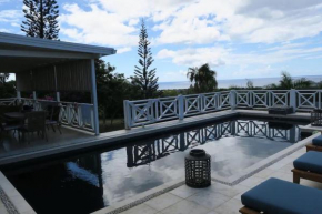 Villa in Hamilton estate
